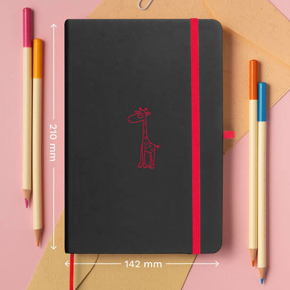 A5 Notizbuch mit Maßen auf dem Schreibtisch, elegante schwarze Kunstlederoberfläche