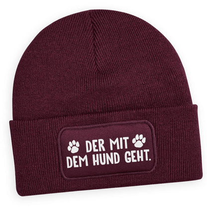 Burgunderrote Mütze „Der mit dem Hund geht“ – Geschenk für Hundebesitzer