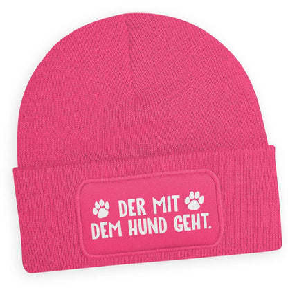 Fuchsiafarbene Mütze „Der mit dem Hund geht“ – Lustiges Geschenk für Hundeliebhaber