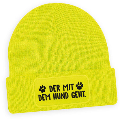 Neongelbe Wintermütze „Der mit dem Hund geht“ – Auffällige Mütze für Tierfreunde