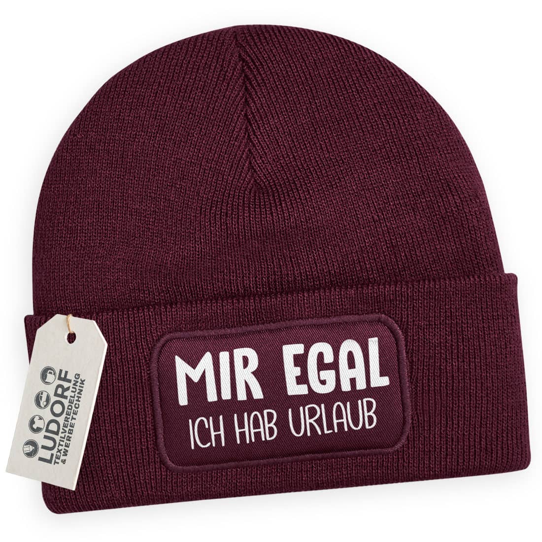 Burgundy Wintermütze mit Spruch ‚Mir egal – ich hab Urlaub‘