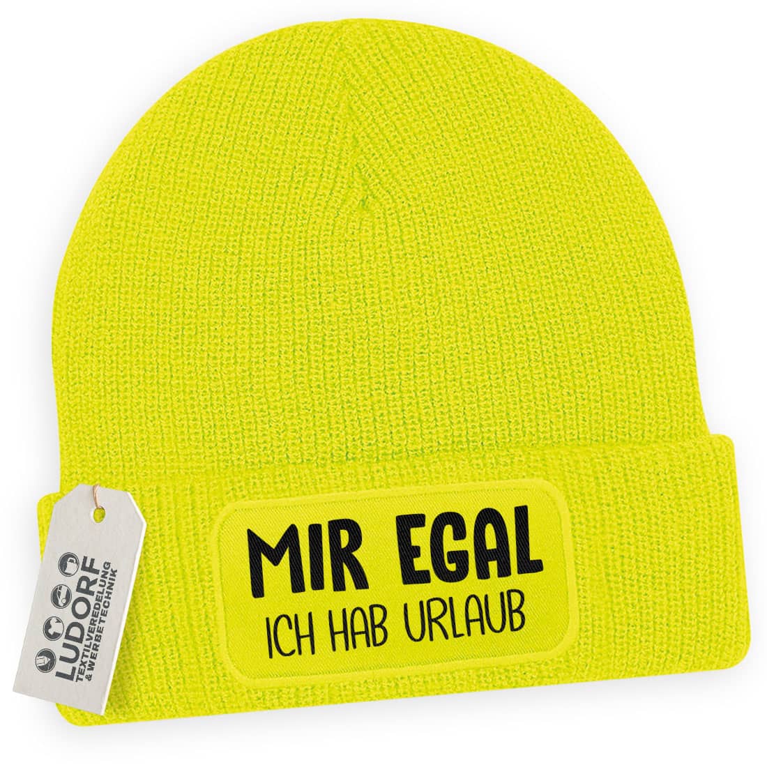 Neongelbe Wintermütze mit Spruch ‚Mir egal – ich hab Urlaub‘