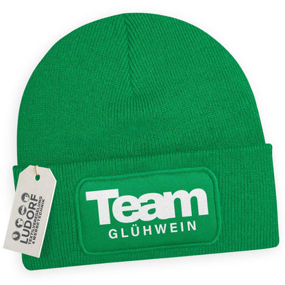 Wintermütze Team Glühwein in Grün – Weihnachtsmütze, festlich, personalisierbar